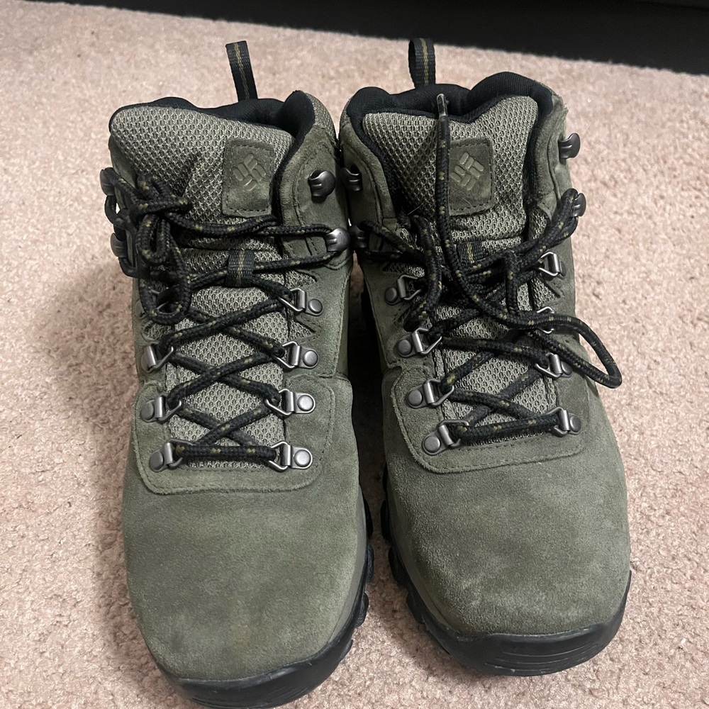Columbia Olive Men's Hiking Boots